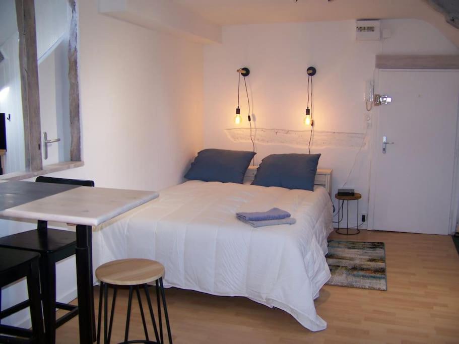 Rennes: Studio 4 Couchages, Proche Commerces, Bus. Eksteriør billede